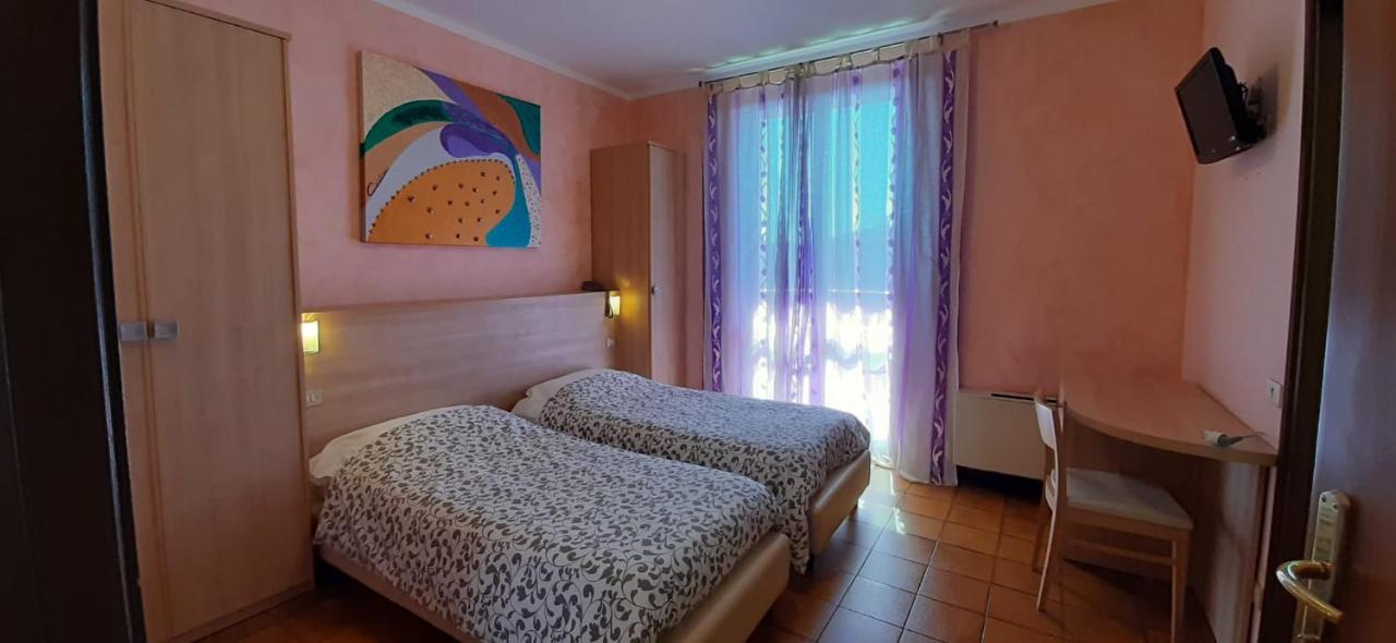 Hotel Chiara Sirmione Luaran gambar
