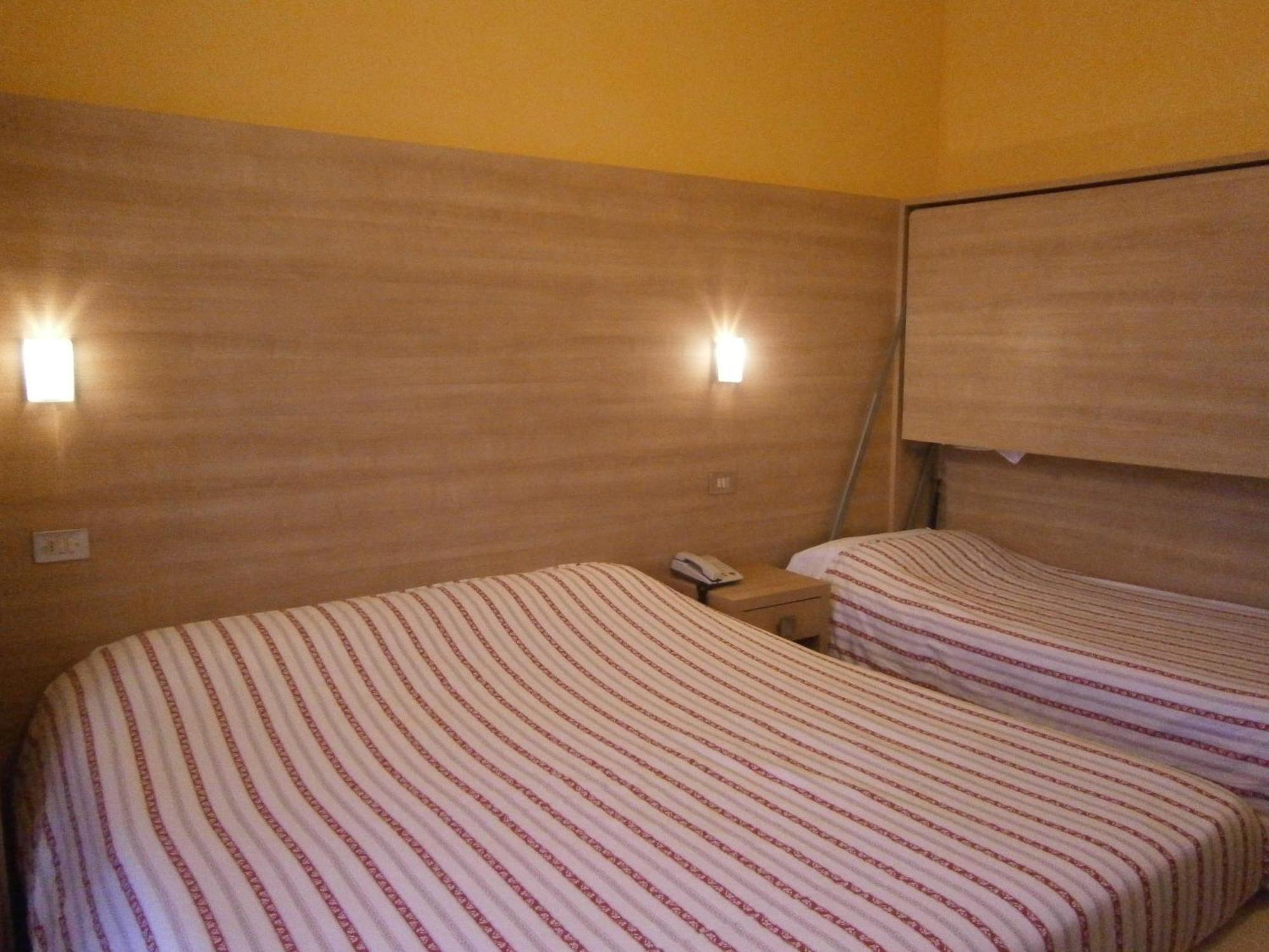 Hotel Chiara Sirmione Bilik gambar