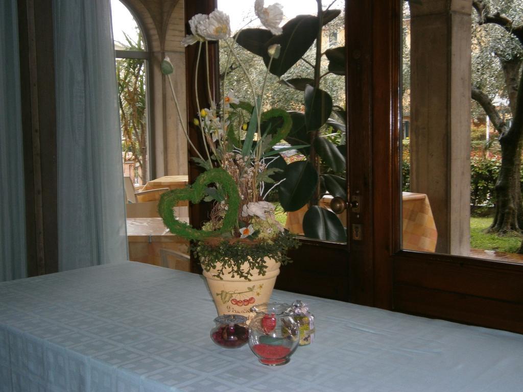 Hotel Chiara Sirmione Luaran gambar