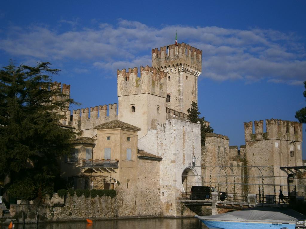 Hotel Chiara Sirmione Luaran gambar