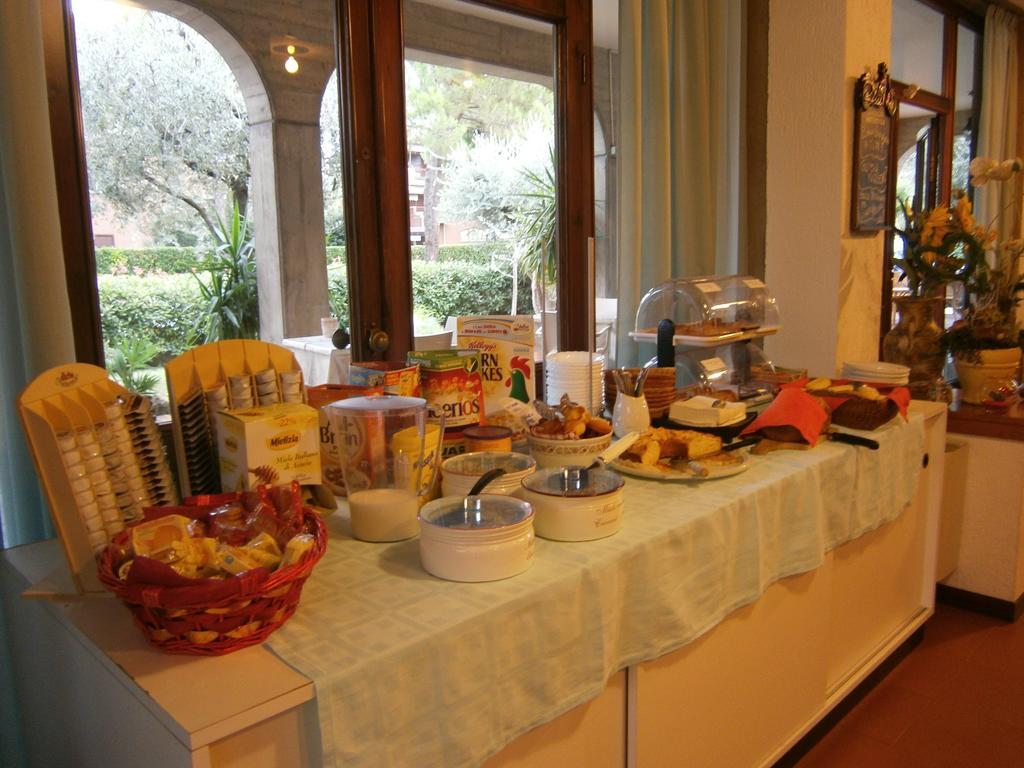 Hotel Chiara Sirmione Luaran gambar