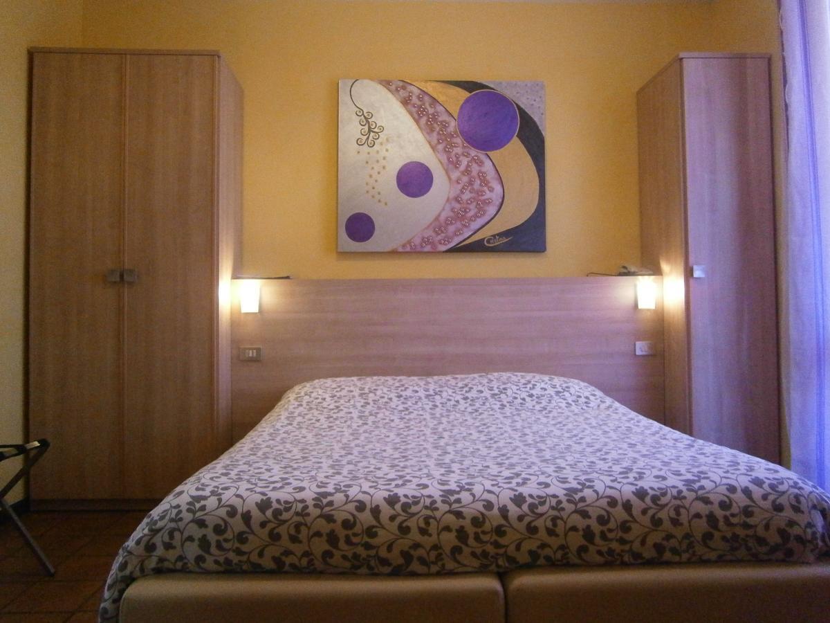 Hotel Chiara Sirmione Luaran gambar