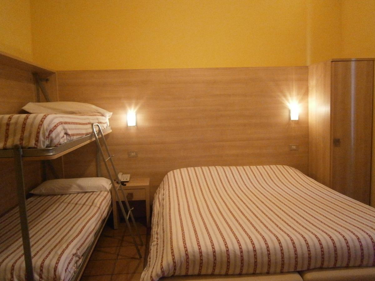 Hotel Chiara Sirmione Luaran gambar
