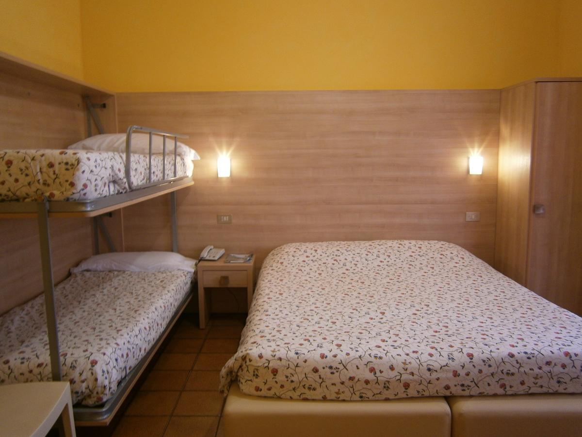 Hotel Chiara Sirmione Luaran gambar